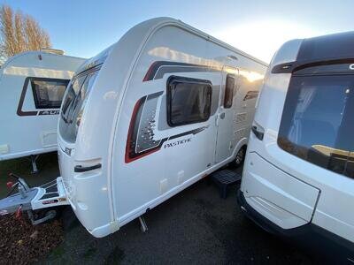 2017 Coachman Pastiche 575 Transverse Island Bed End Washroom - WAS £18552