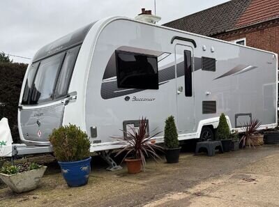 2020 BUCCANEER CRUISER 4 BERTH ISLAND BED AIRCON SELF LEVELLING