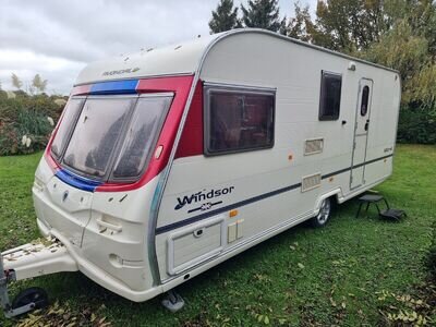 AVONDALE WINDSOR 4/5 BERTH TOURING CARAVAN