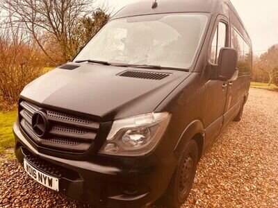 Fully off grid Mercedes sprinter camper van