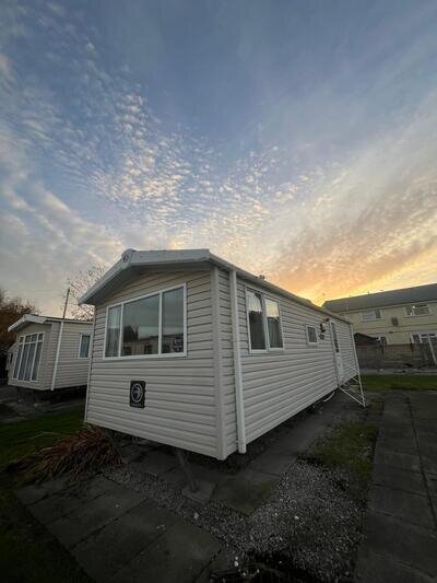 CHEAP STARTER CARAVAN TOWYN 2 BEDROOM STARTER CARAVAN CHEAP FEES TOWYN