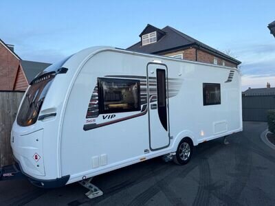 Coachman VIP 565 E&P self levelling and motor mover