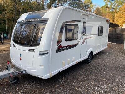 COACHMAN PASTICHE 565/4 - 2015 - FIXED SINGLE BEDS - 4 BERTH - MOVER & AWNING