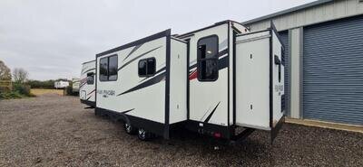 AMERICAN CARAVAN 2 SLIDE OUTS 27 TO 30 FT TOURER Winnebago funfinder