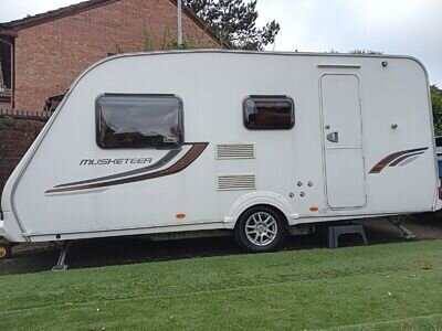 SWIFT SPRITE musketeer EB lightweight 5 berth caravan 2011 ( TRIPLE BUNK )