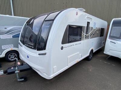 New 2024 Bailey Alicanto Lisbon Rear Fixed Island Bed Mid Washroom - Was £37844