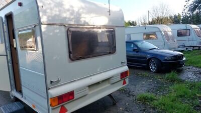 1997 Avondale 505LE Highlight 5 berth touring caravan. One owner from new.