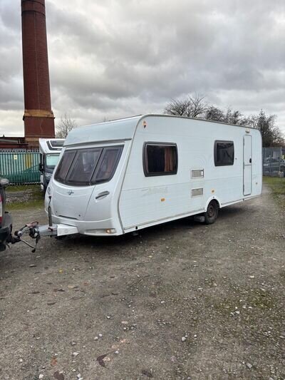 Lunar Zenith 6 Fixed Bunks 6 Berth Caravan