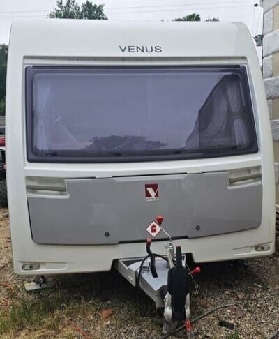 Lunar Venus 550 touring Caravan 2017