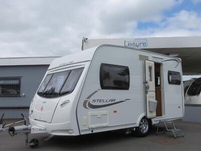 2012 LUNAR STELLAR LIGHT WEIGHT 2 BERTH CARAVAN WITH END KITCHEN, MOVER, COVER..