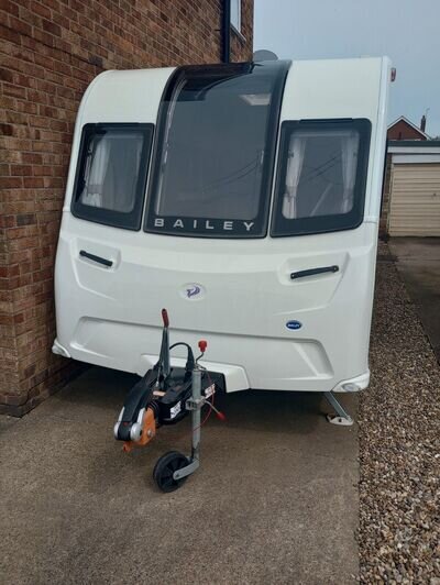 BAILEY PHOENIX644 (2019) excellent condition motor mover two awnings plus more