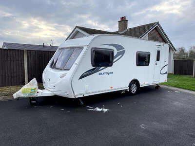 2011 Sterling Europa 570 6 Berth Caravan 2011 Single Axle Awning and Accessories
