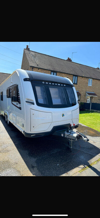 2018 Coachman VIP 675 Twin Axle Air Conditioning Transverse Island Fixed Bed
