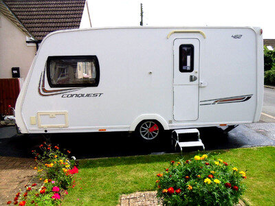 Lunar Conquest 462 2 berth caravan 2013 with porch awning All equipment. A1 con.
